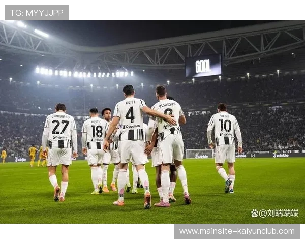 尤文边路下底传中造成禁区混乱 尤文边路下底传中造成禁区混乱