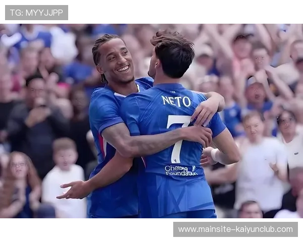 切尔西边路换位频繁,前场创造力增强 切尔西边路换位频繁,前场创造力增强