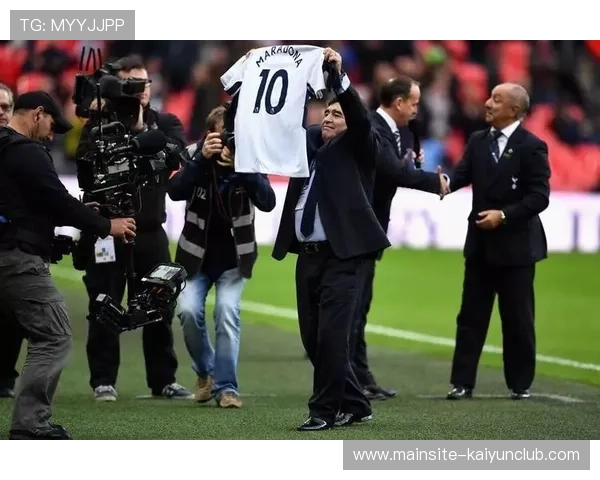 里斯本竞技—安德森禁区内反应迅速补射得手