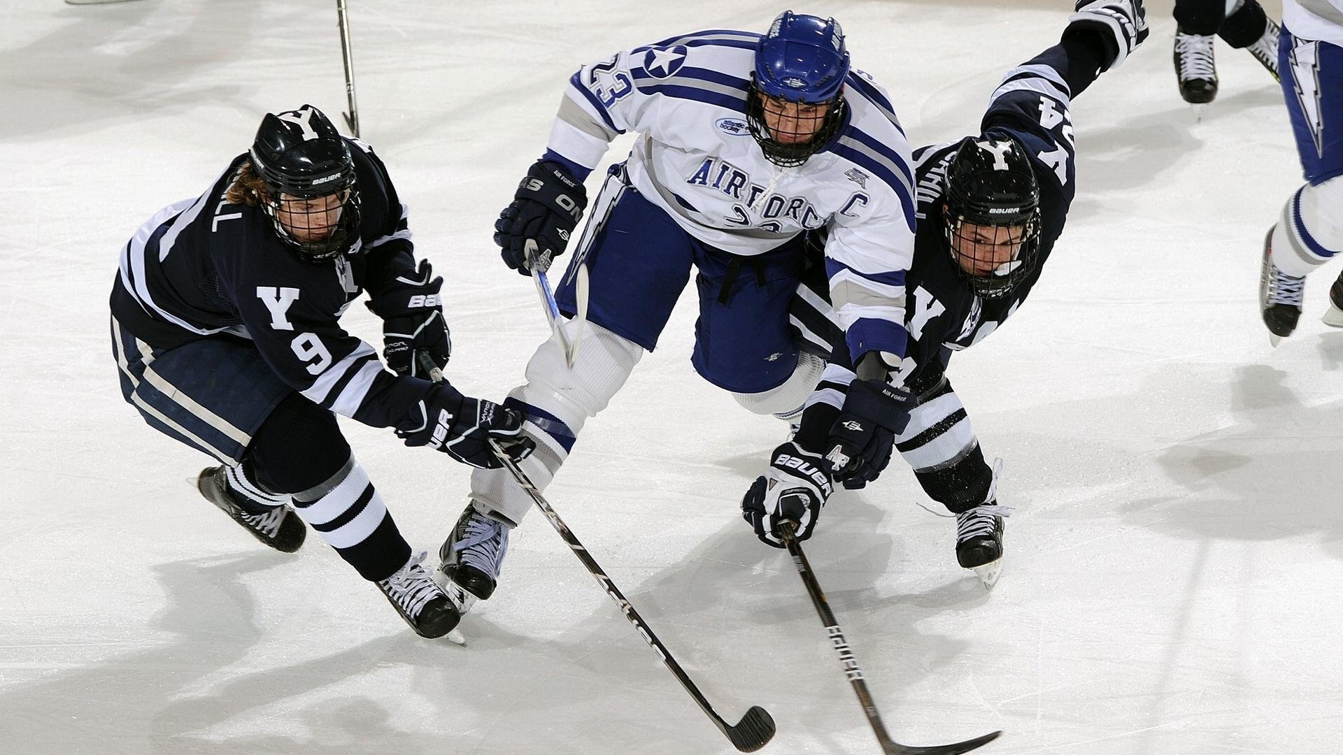 全国中小学生校园足球联赛 总决赛雨战更显顽强意志